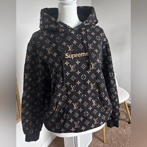 Louis Vuitton Supreme! Women Sweatshirt !